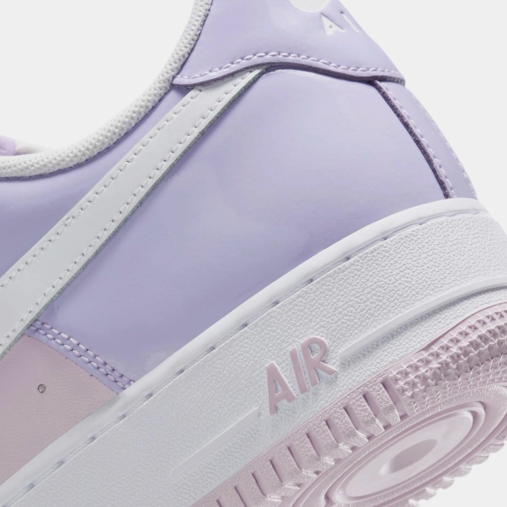 Nike Air Force 1 ‘07 LV8 Low in Hydrangeas Patent and White Women’s 10 NIB - Picture 5 of 13